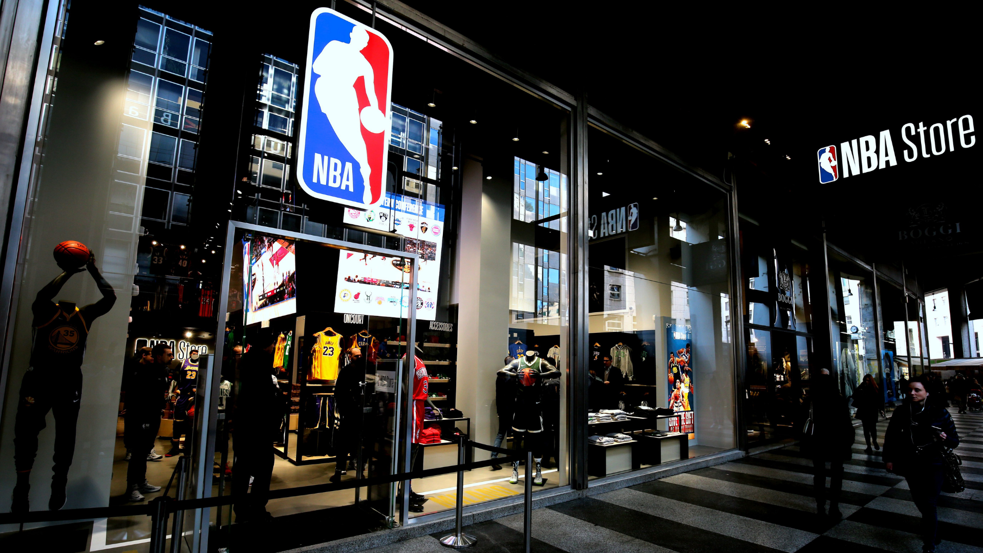 lamentar Exclusión segunda mano La NBA se alía con Fanatics para abrir su primera tienda...