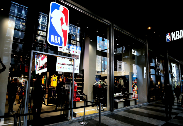 La NBA se alía con Fanatics para abrir su primera tienda...
