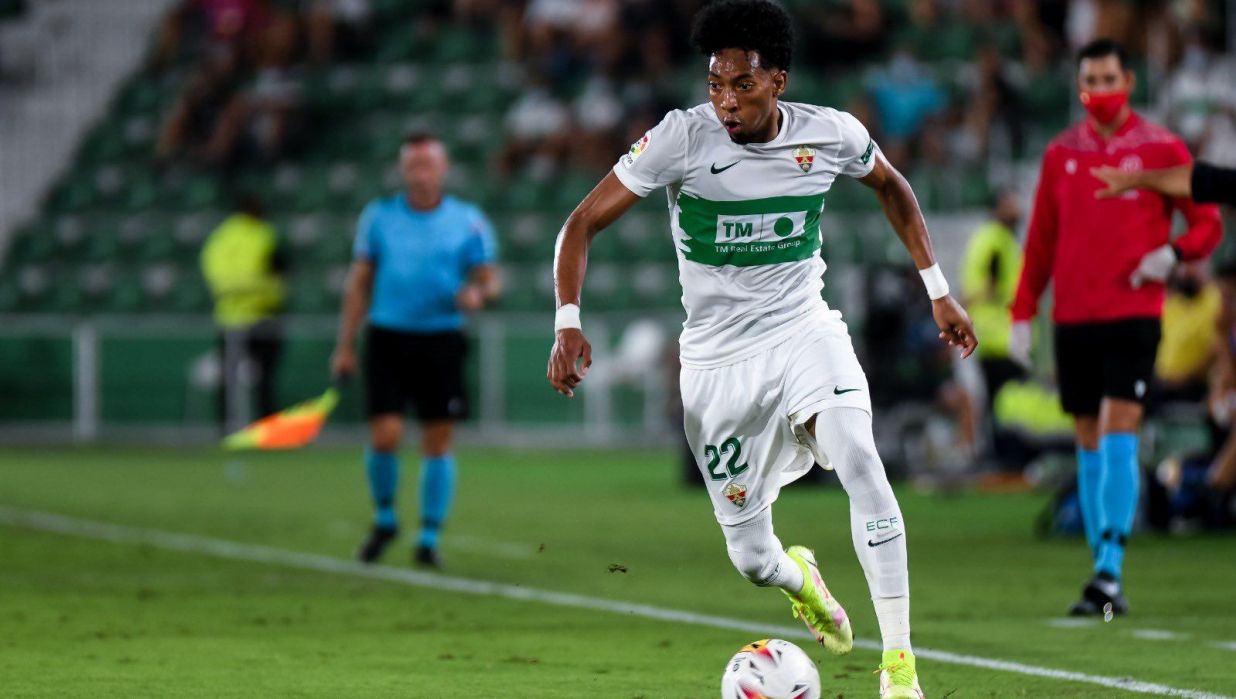 El Elche CF se adjudica unos terrenos de la fundación por 180.000 euros ...