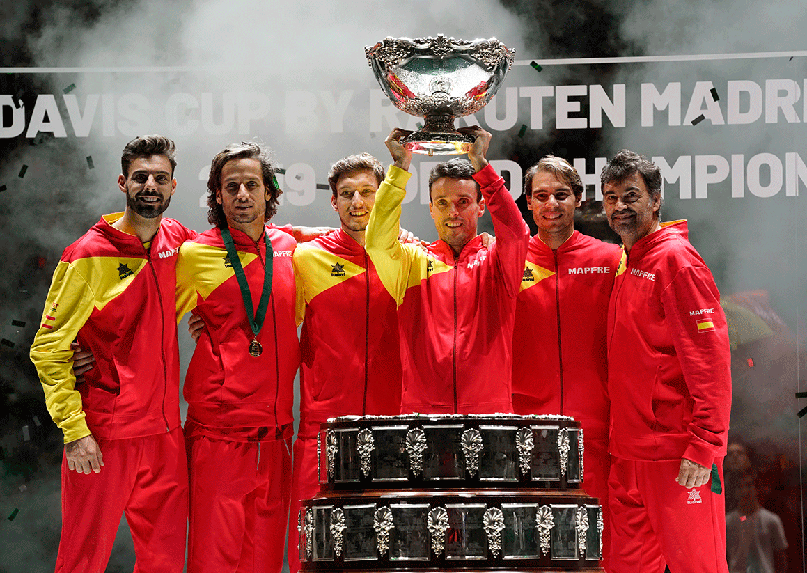 La 'armada española' de tenis levanta la Copa Davis 2019.