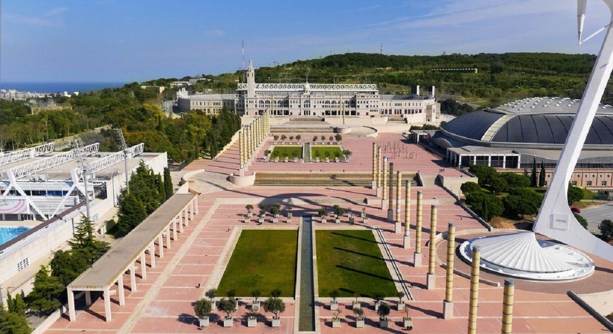 Palau Sant Jordi y estadio olímpico de Barcelona. Fotografía de Hemav