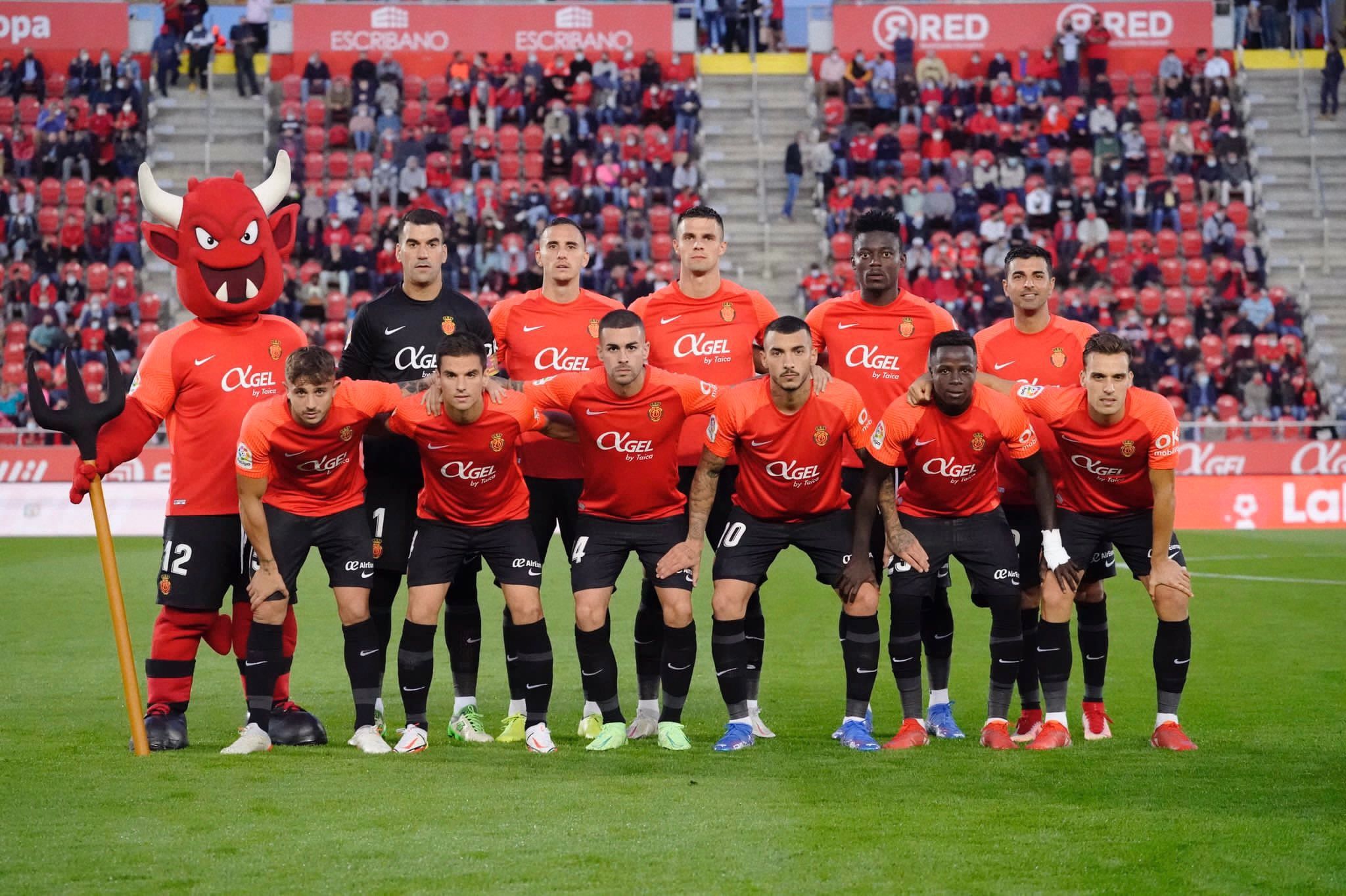El RCD Mallorca ata al Consell para dar nombre al estadio de Son Moix