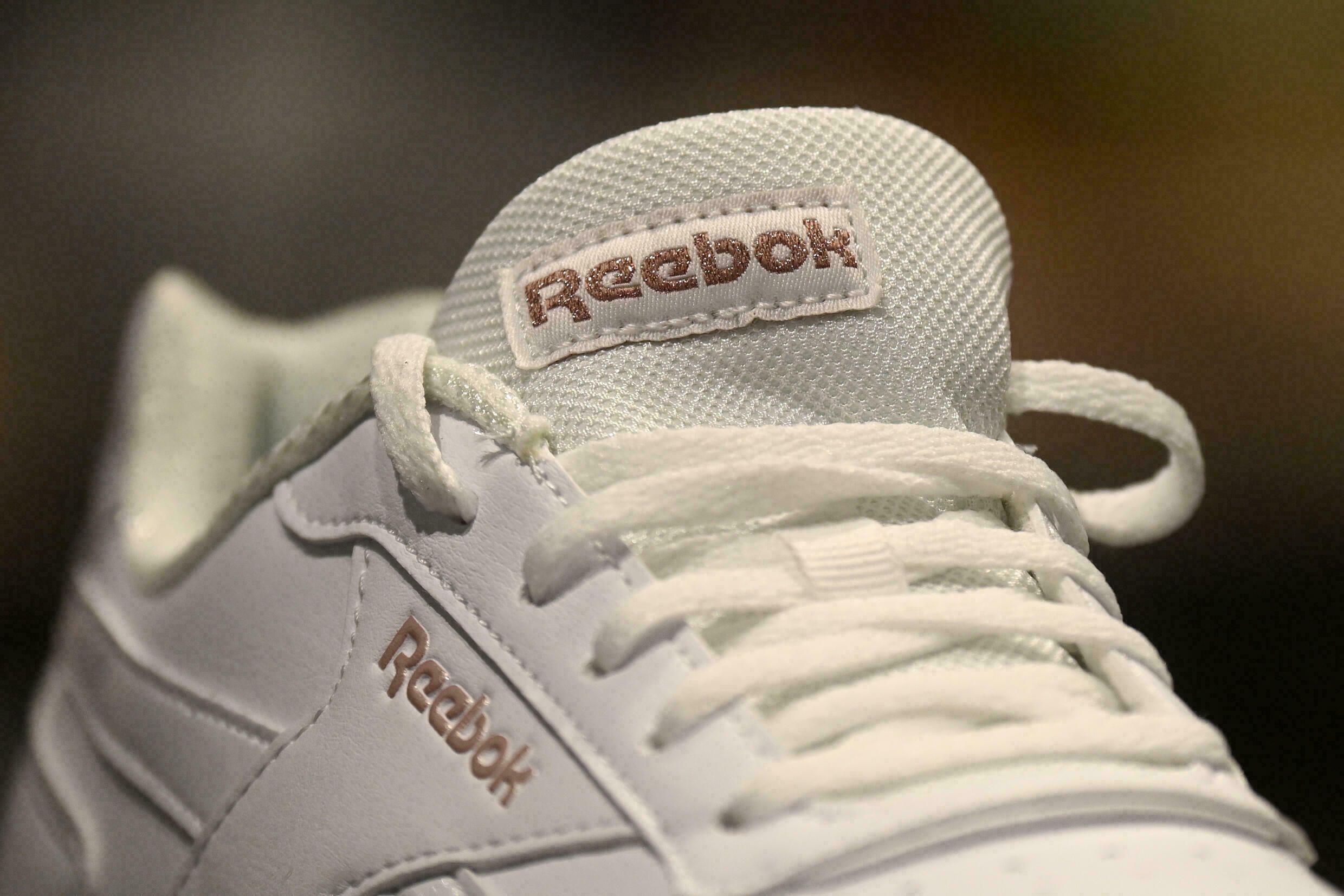 Hostal tramo Desempacando Foot Locker cierra un acuerdo con Reebok para vender prod...