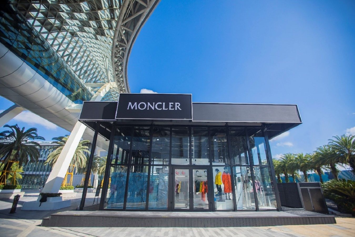 Moncler tienda china