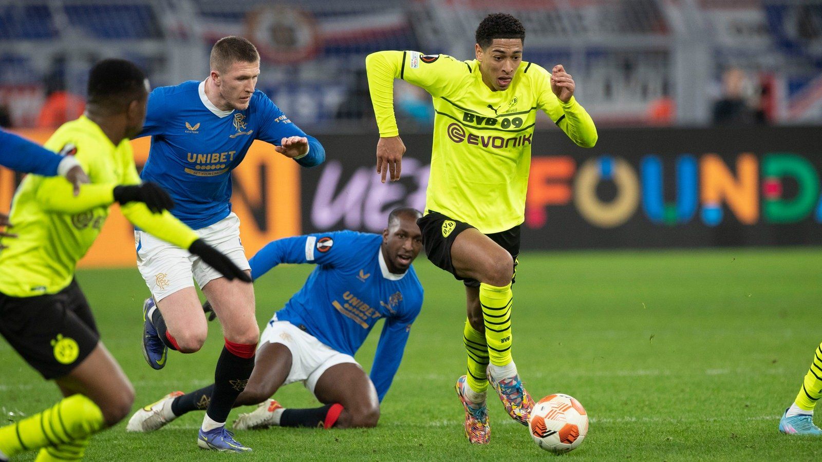 Borussia Dortmund Europa League febrero 2022