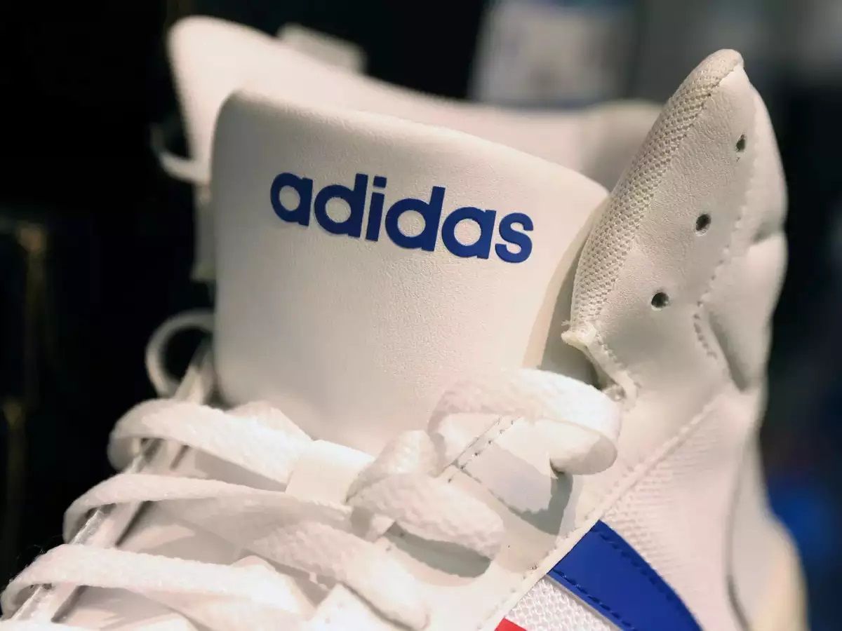 Adidas continúa adelgazando estructura en y