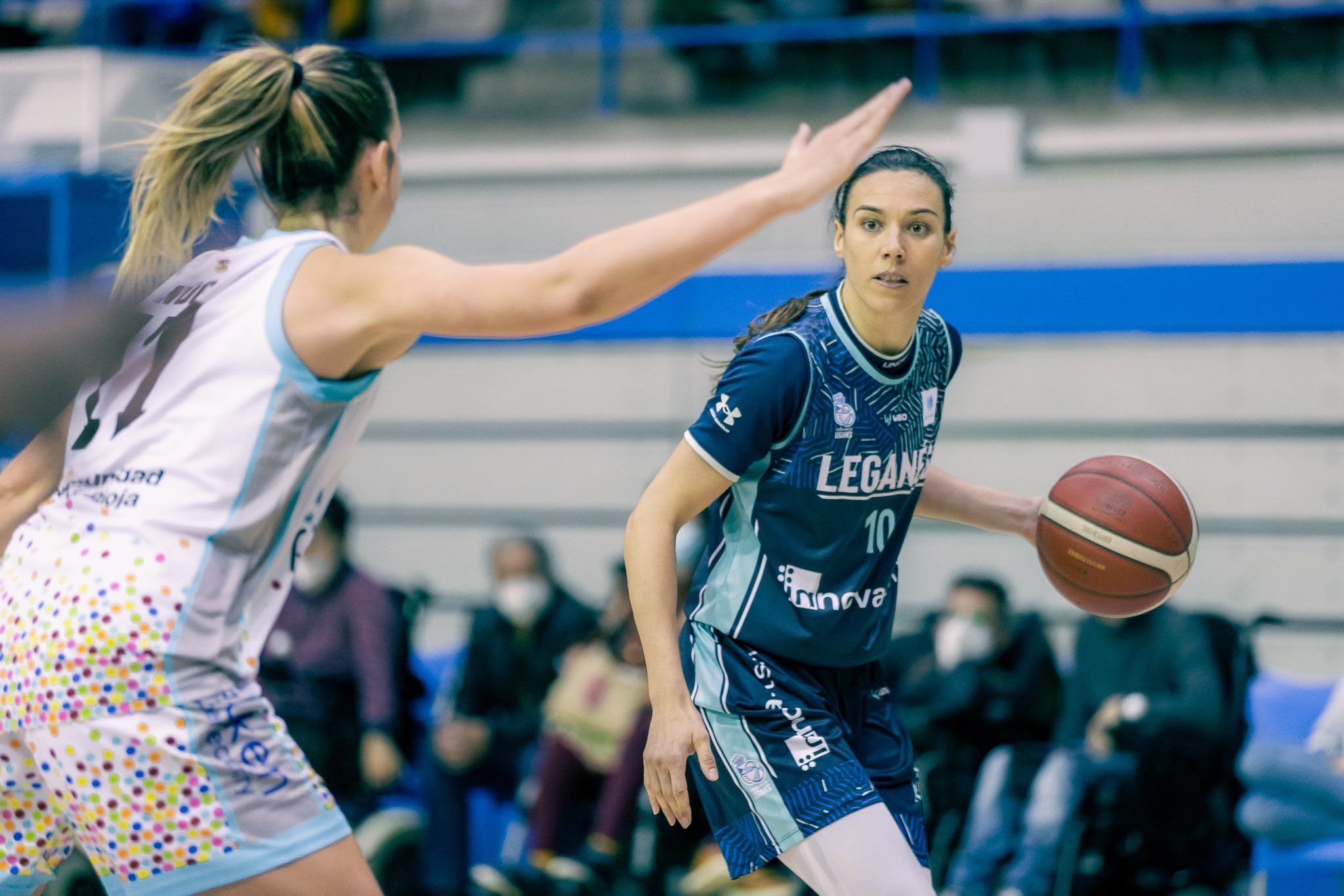 Femenina baloncesto, información de la competición