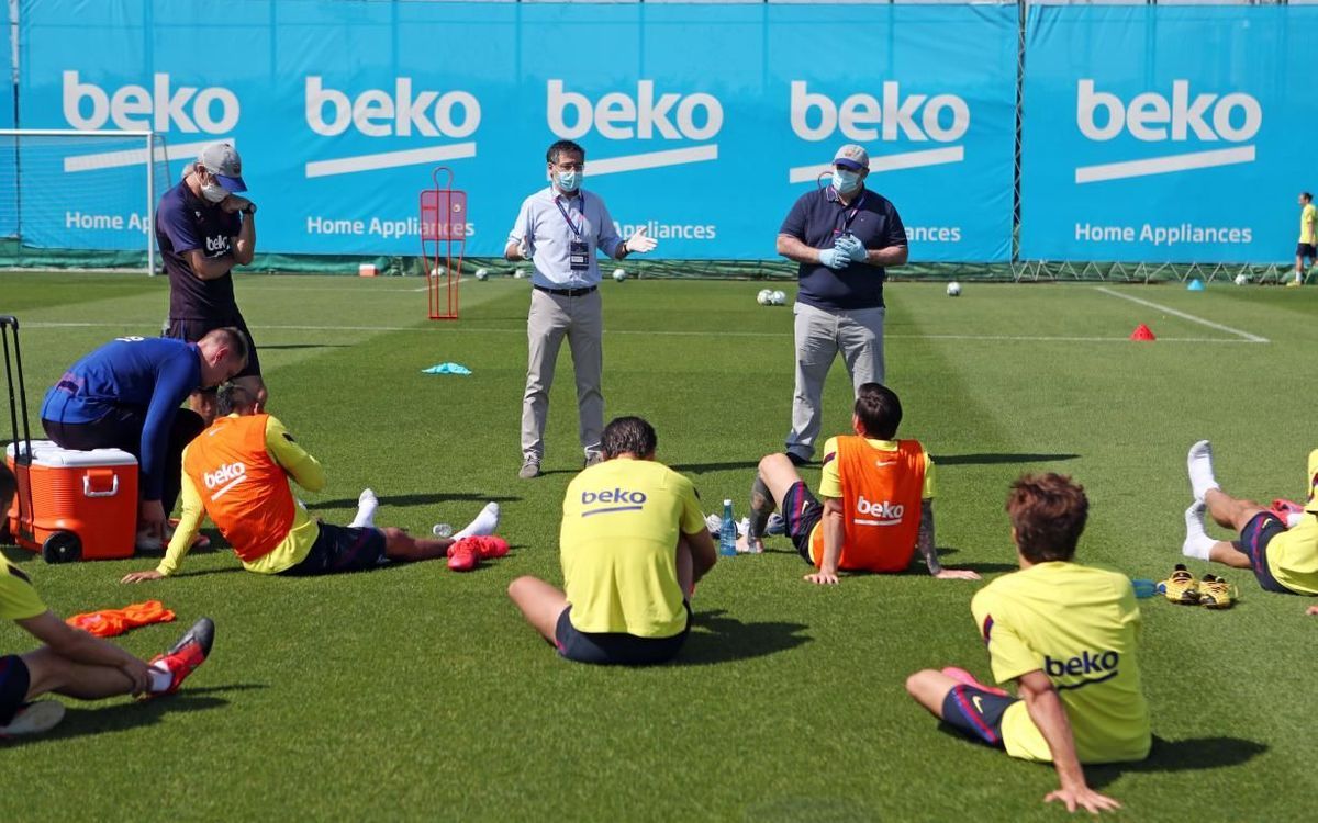 fc barcelona bartomeu plantilla cesped