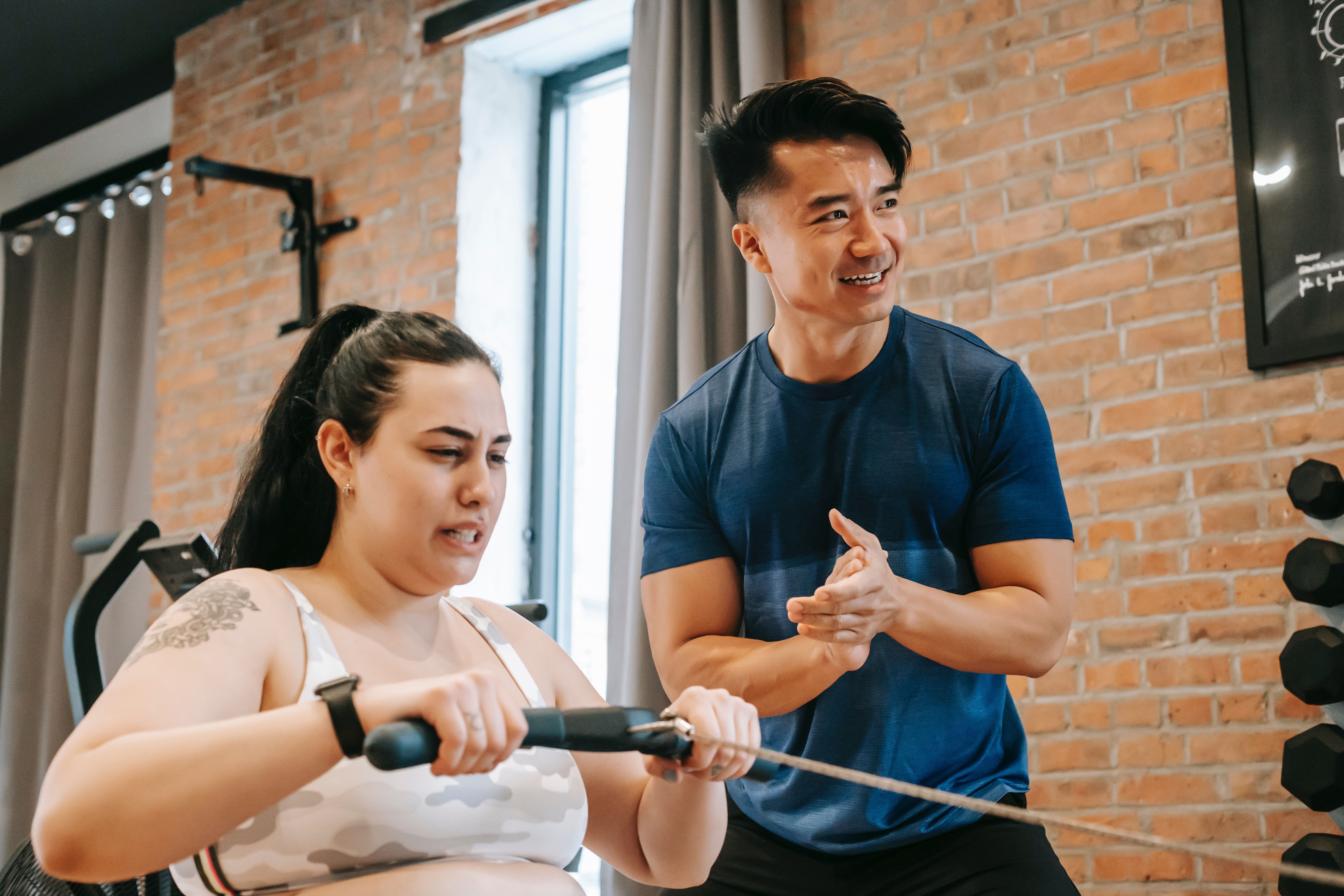 Entrenador personal empleo deportivo