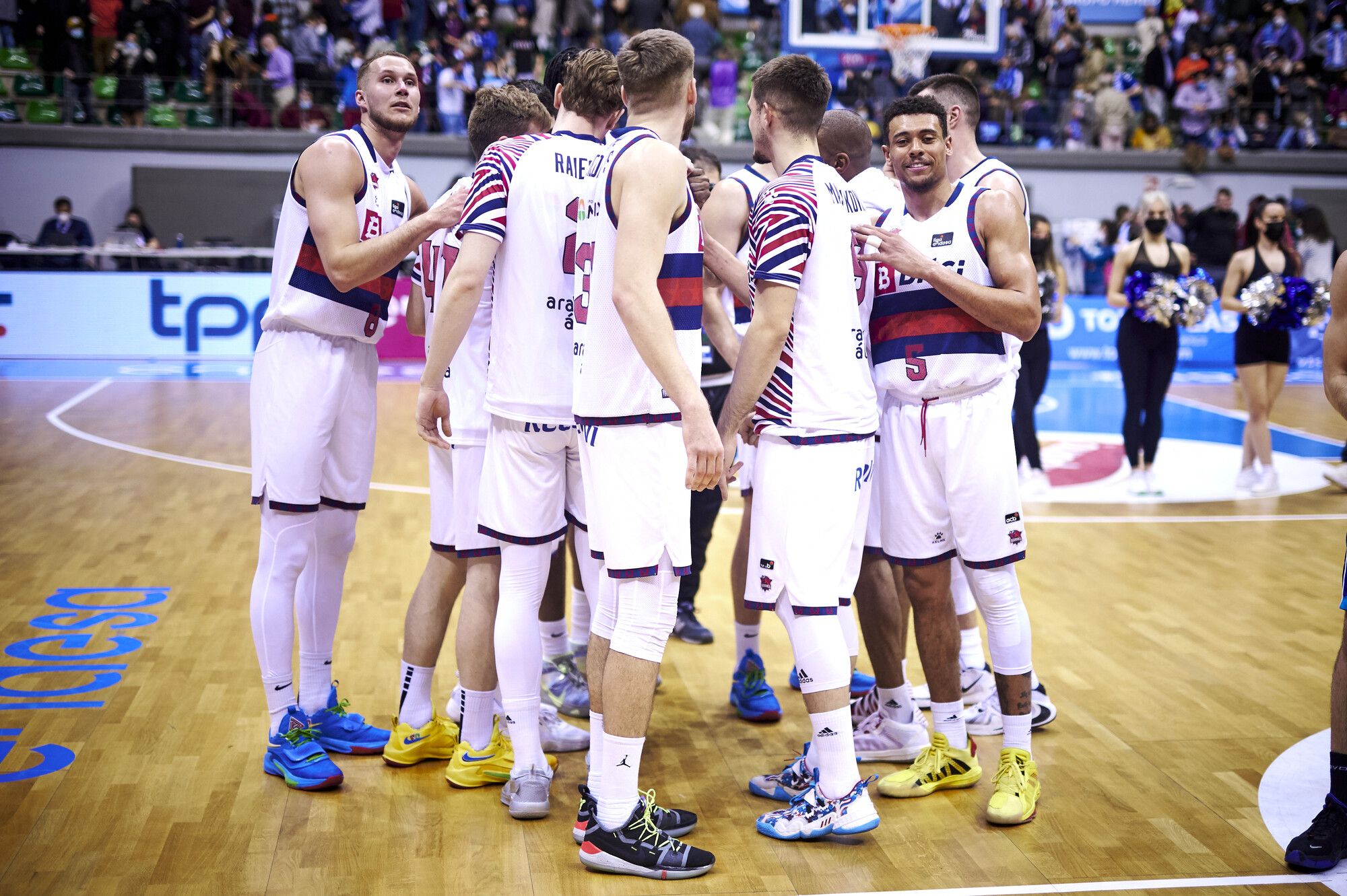 Baskonia 2021 2022 ACB Photo   BB Hojas  lpr