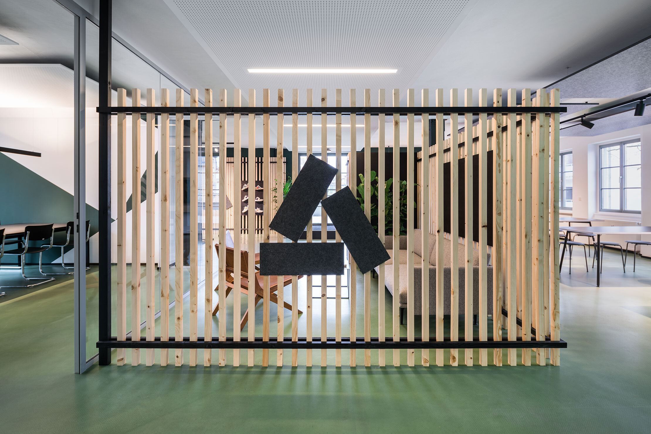 The Athlete's Foot incorpora a Apshaltgold