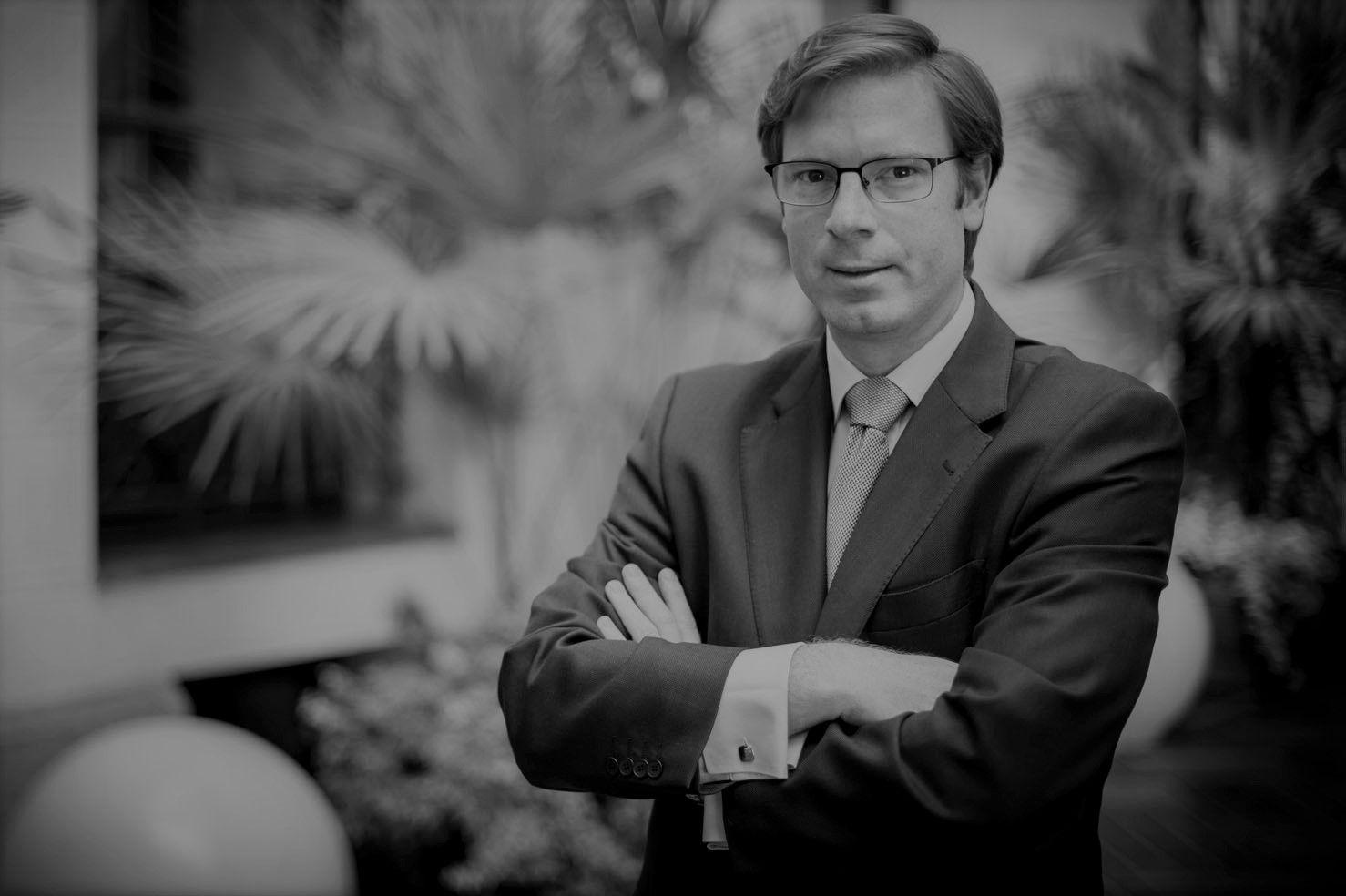 Sebastián Giménez McKinsey blanco y negro