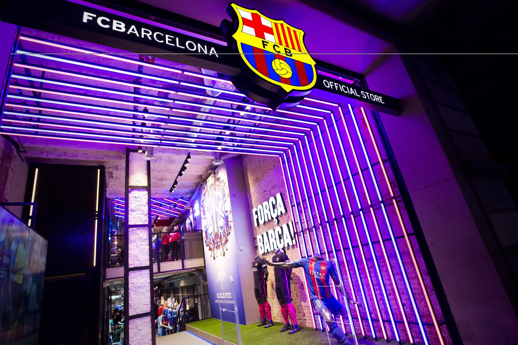 proteger Fuerza motriz Tiempos antiguos El Barça ata su tienda en Paseo de Gracia hasta 2026 para facturar 100  millones de ingresos con BLM
