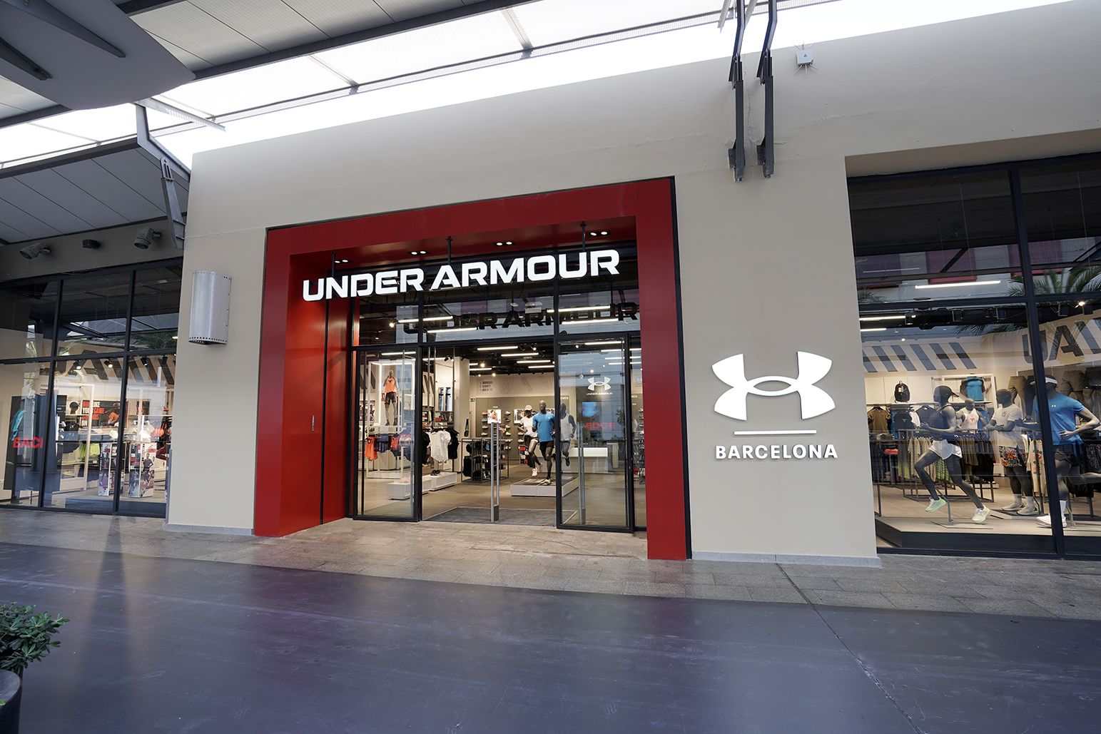 Under Armour impulsa su con una apertura en Barcelona