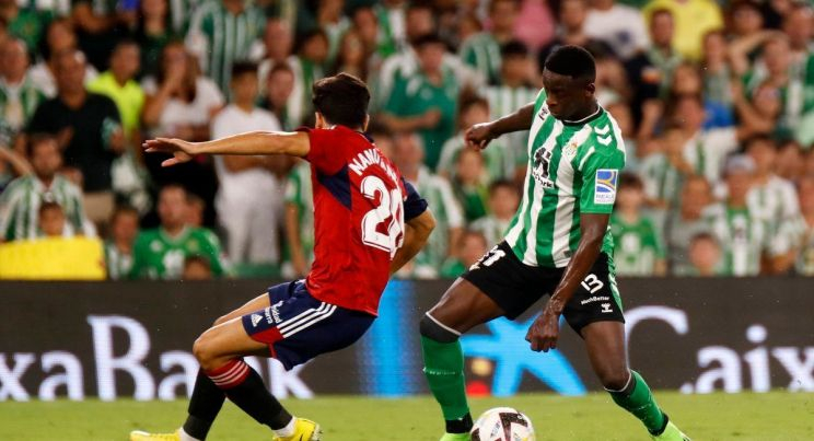 El Real Betis vestirá marca fuera del terreno de juego hasta 2025