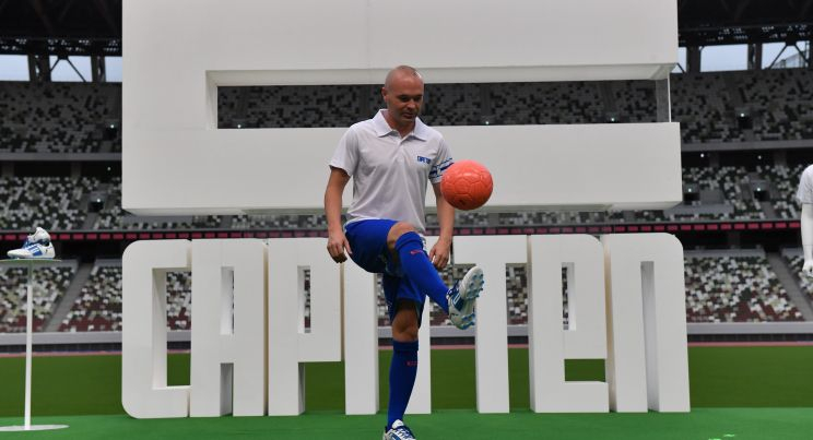 Debe persecucion caridad Andrés Iniesta crece en deporte con su propia marca de botas y ropa de  fútbol