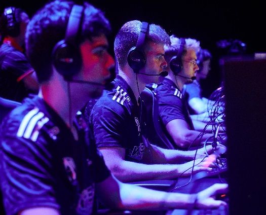 Camiseta del team heretics best sale