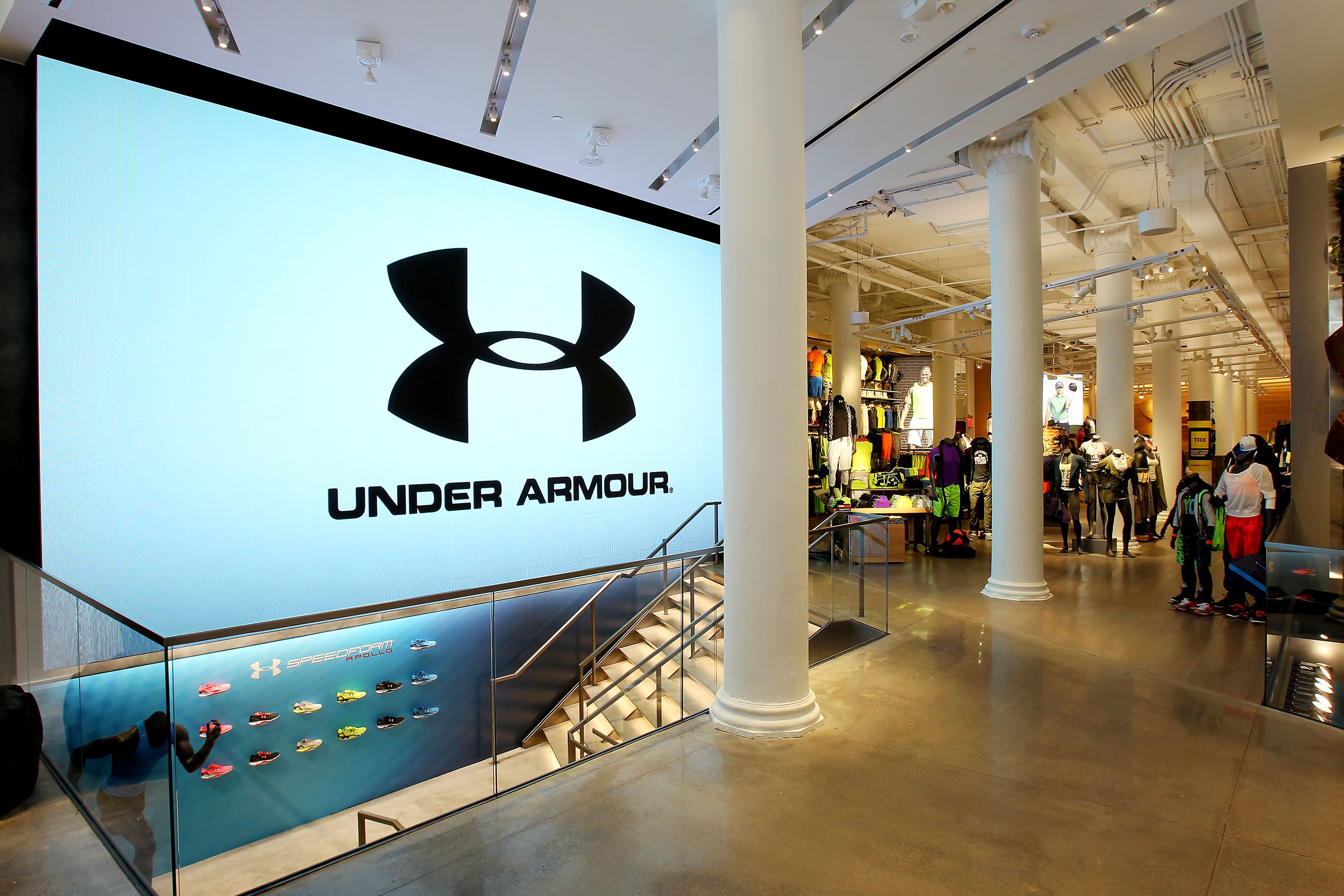 Under Armour saca la tijera: recorta la su gasto...