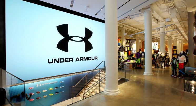 carga Incorporar compañero Under Armour ajusta su red: dejará de trabajar con 10.000...