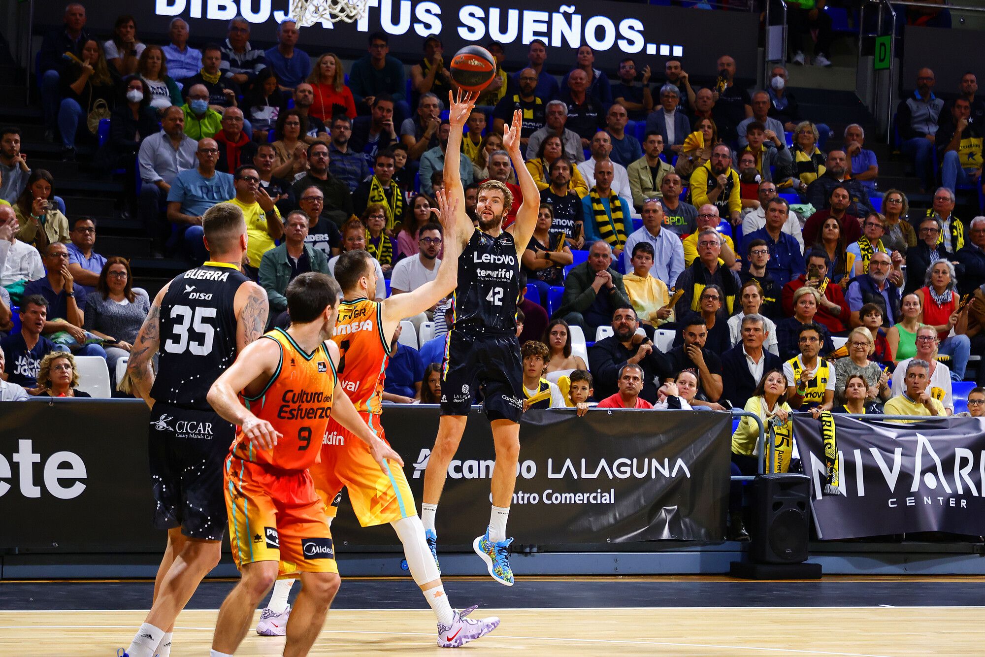 Lenovo Tenerife 2022 2023 ACB Photo   E Cobos lpr