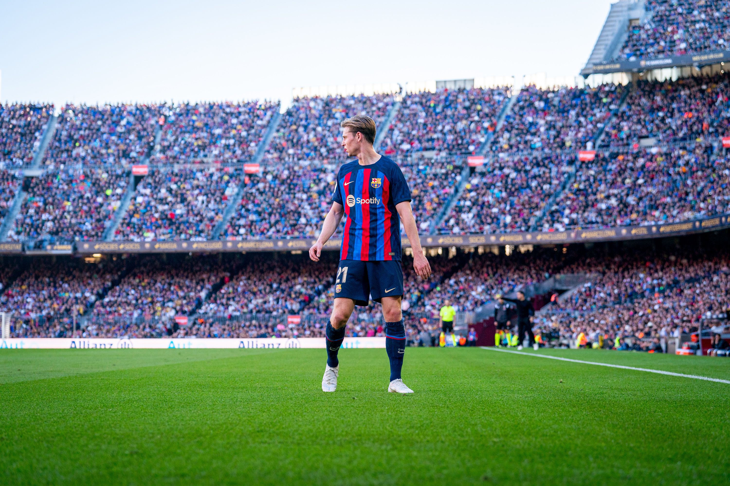 Frenkie de Jong FC Barcelona Camp Nou asistencia