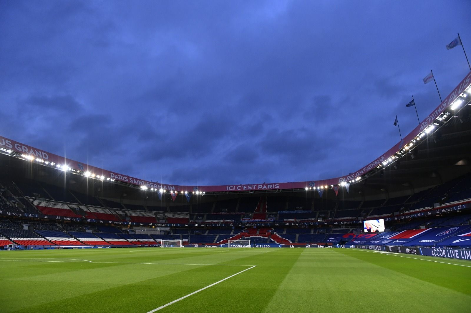 psg estadio parc des princes tag