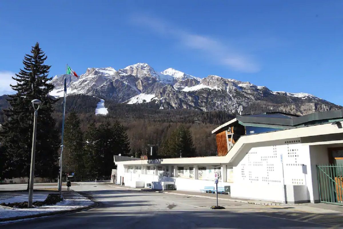 palacio de hielo cortina italia