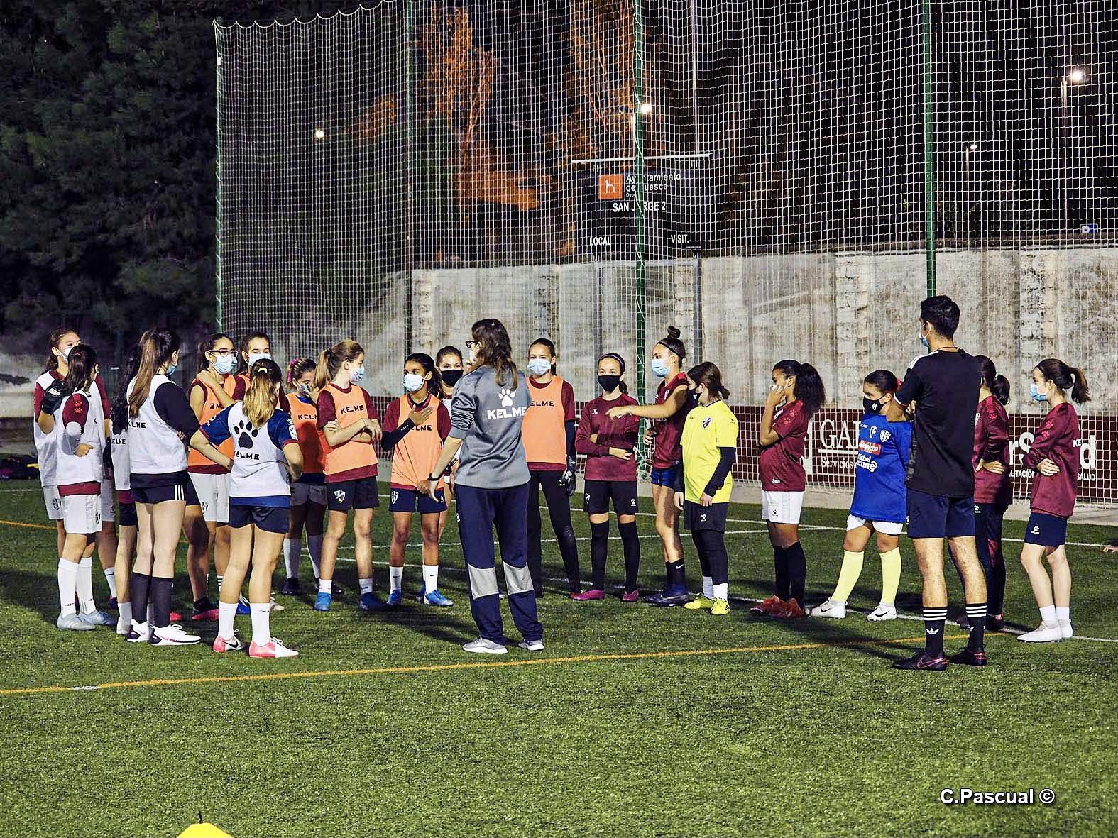 Jugadoras de la cantera de la SD Huesca. Fotografía: C. Pascual.