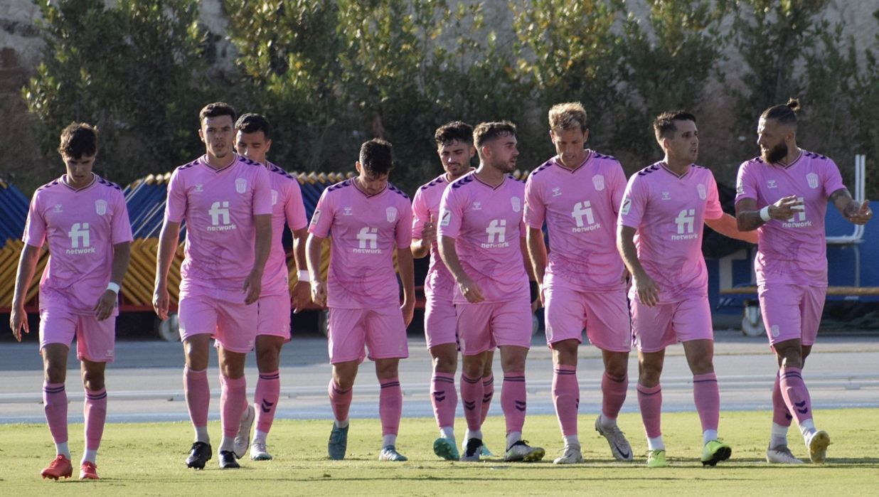 El CD Eldense firma para la manga al Ayuntamiento de Elda por 1,3 ...
