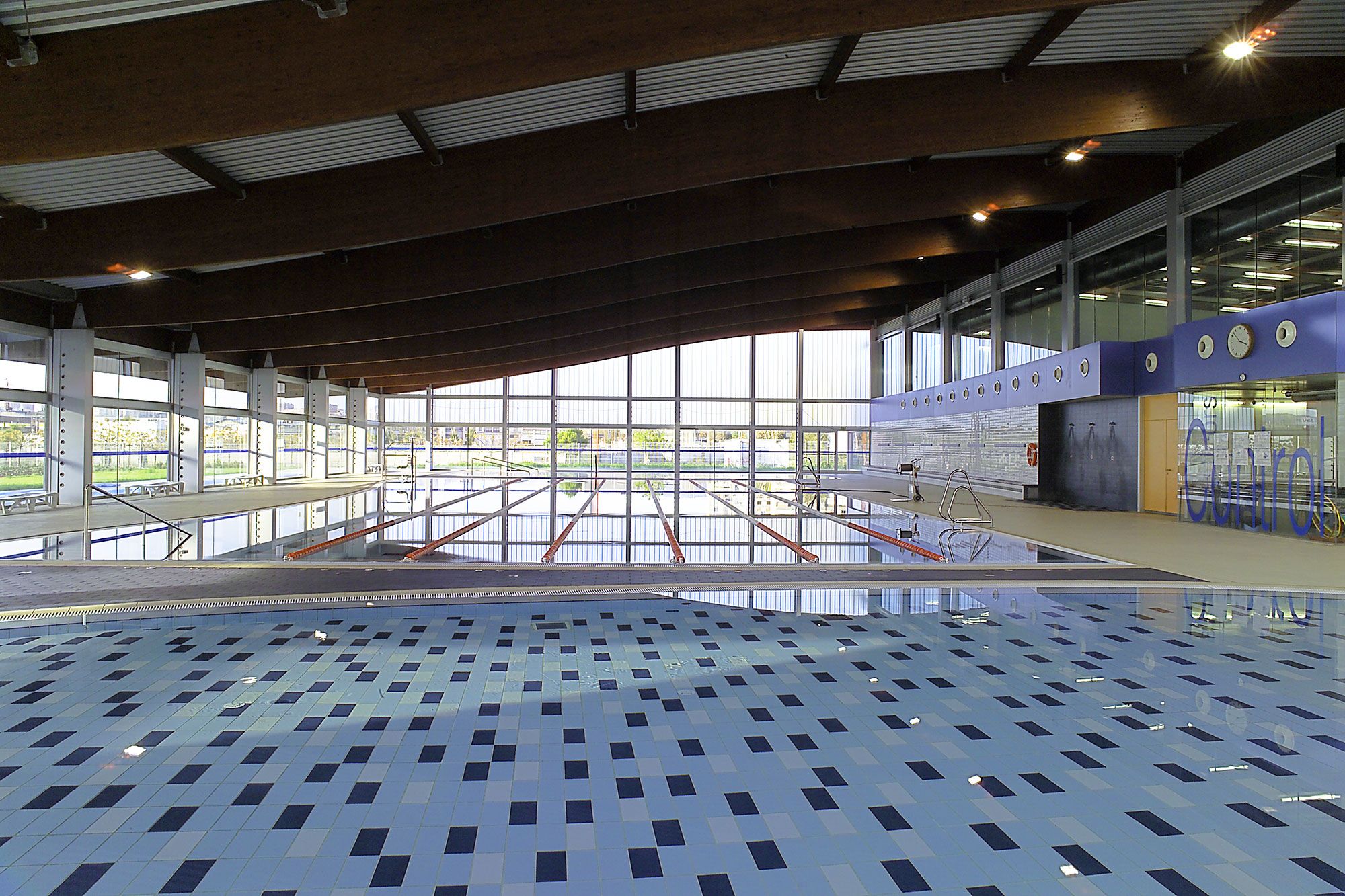 polideportivo Bellvitge “Sergio Manzano” L'Hospitalet instalaciones Servicios