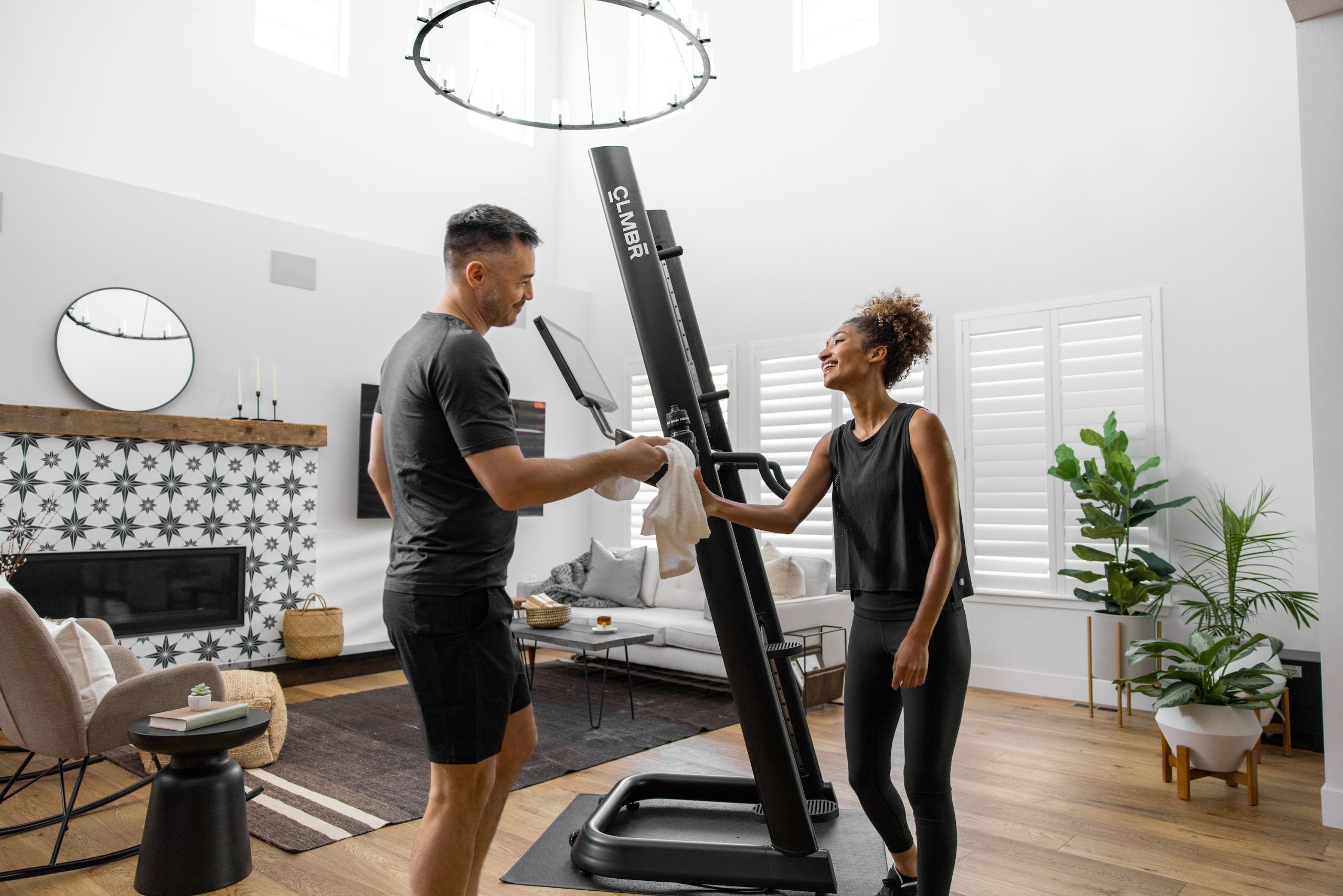 El propietario de Forme estudia comprar Clmbr para crecer en los ...