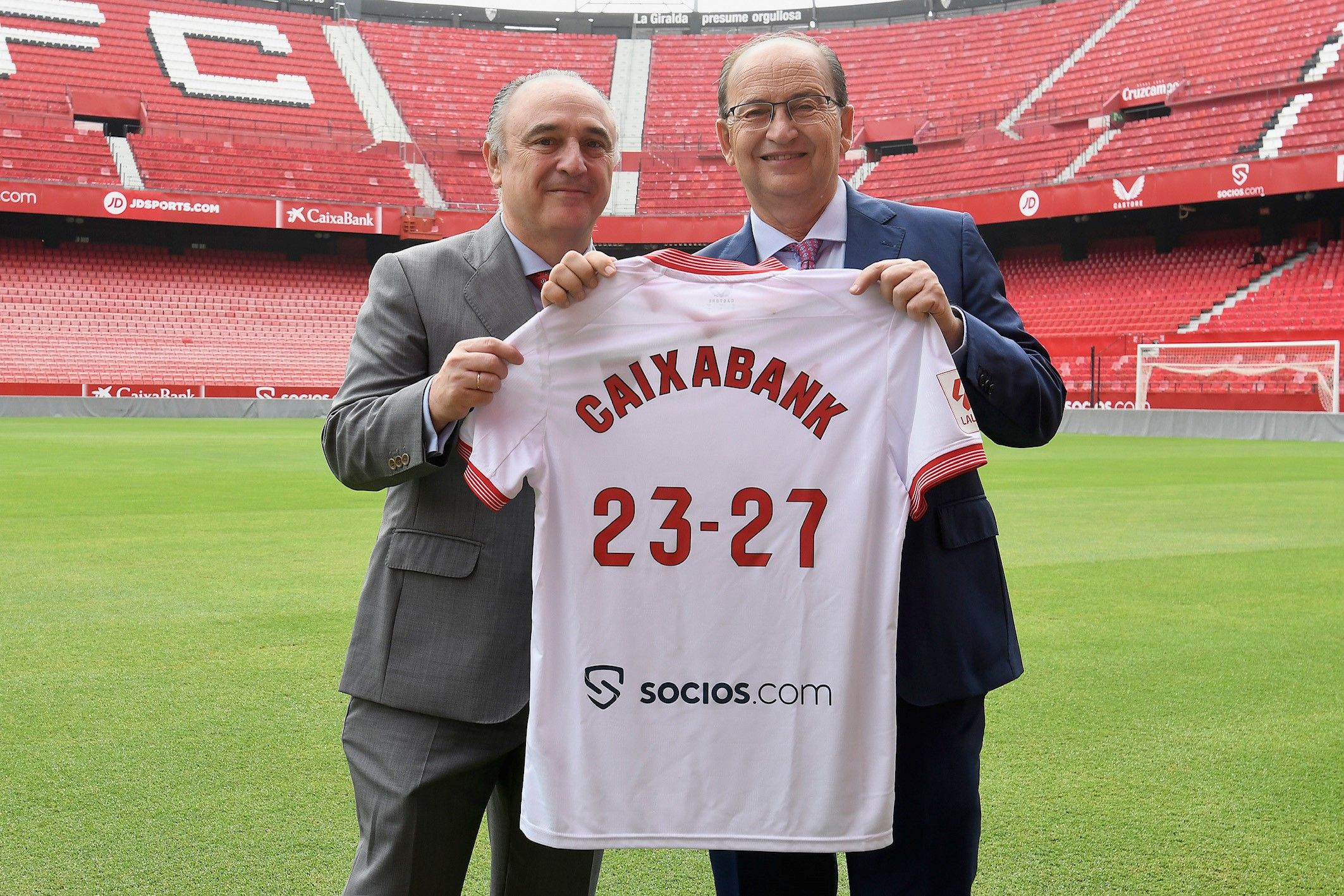 El Sevilla FC renueva a CaixaBank como patrocinador hasta 2026-2027