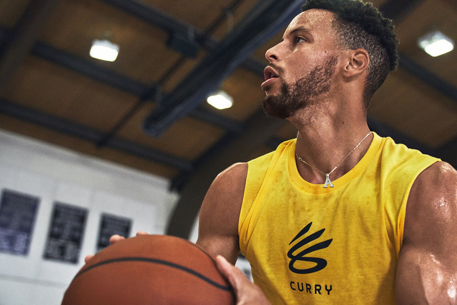 ¿Qué marca patrocina a Curry