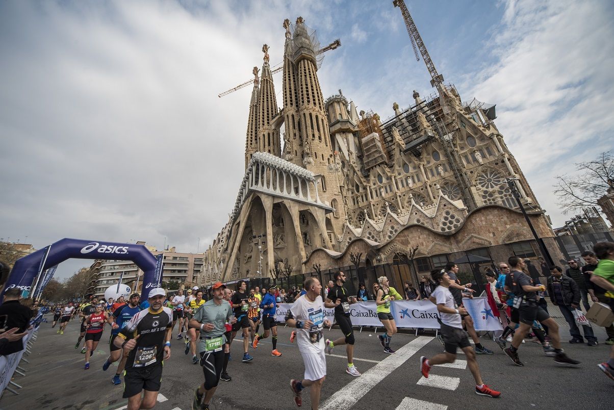 La Zurich Marató Barcelona, a su paso por la Sagrada Familia. :Pau Franch