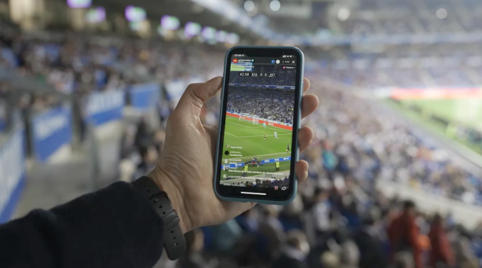 Smartphone estadio UAX Rafa Nadal School of Sport