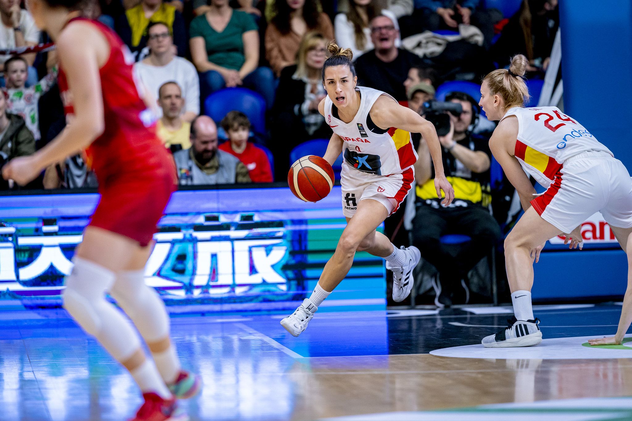 Queralt Casas con la Selección Española de Baloncesto vs Hungría 