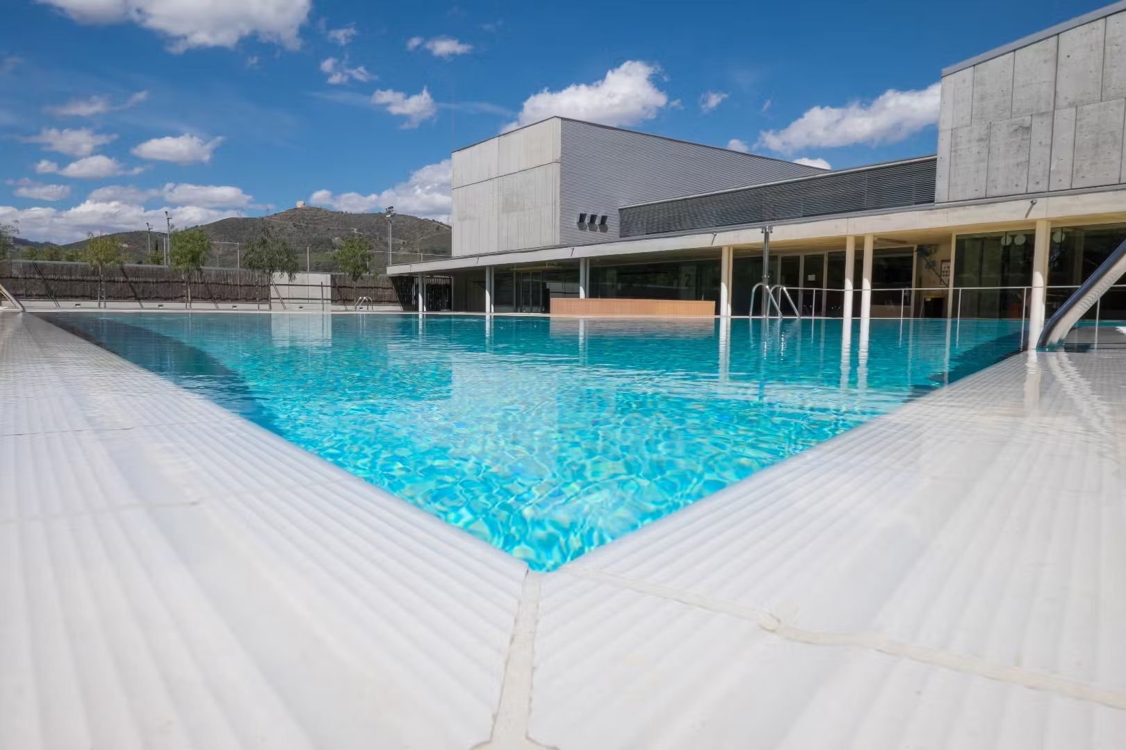 Podium de Viladecans gimnasio piscina llop gestio sintagmia