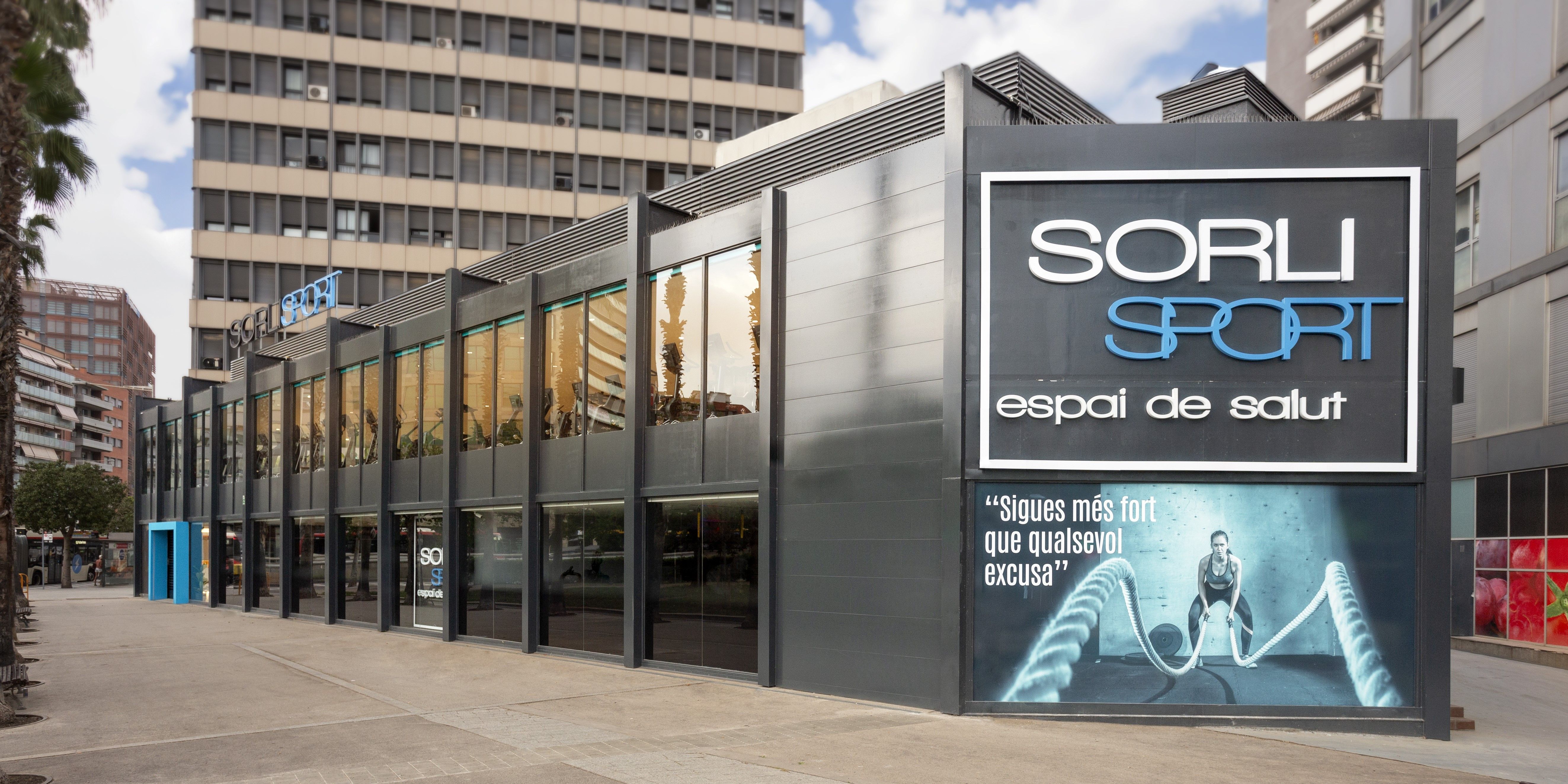 Façana Sorli Sport Plaça Cerdà gimnasio