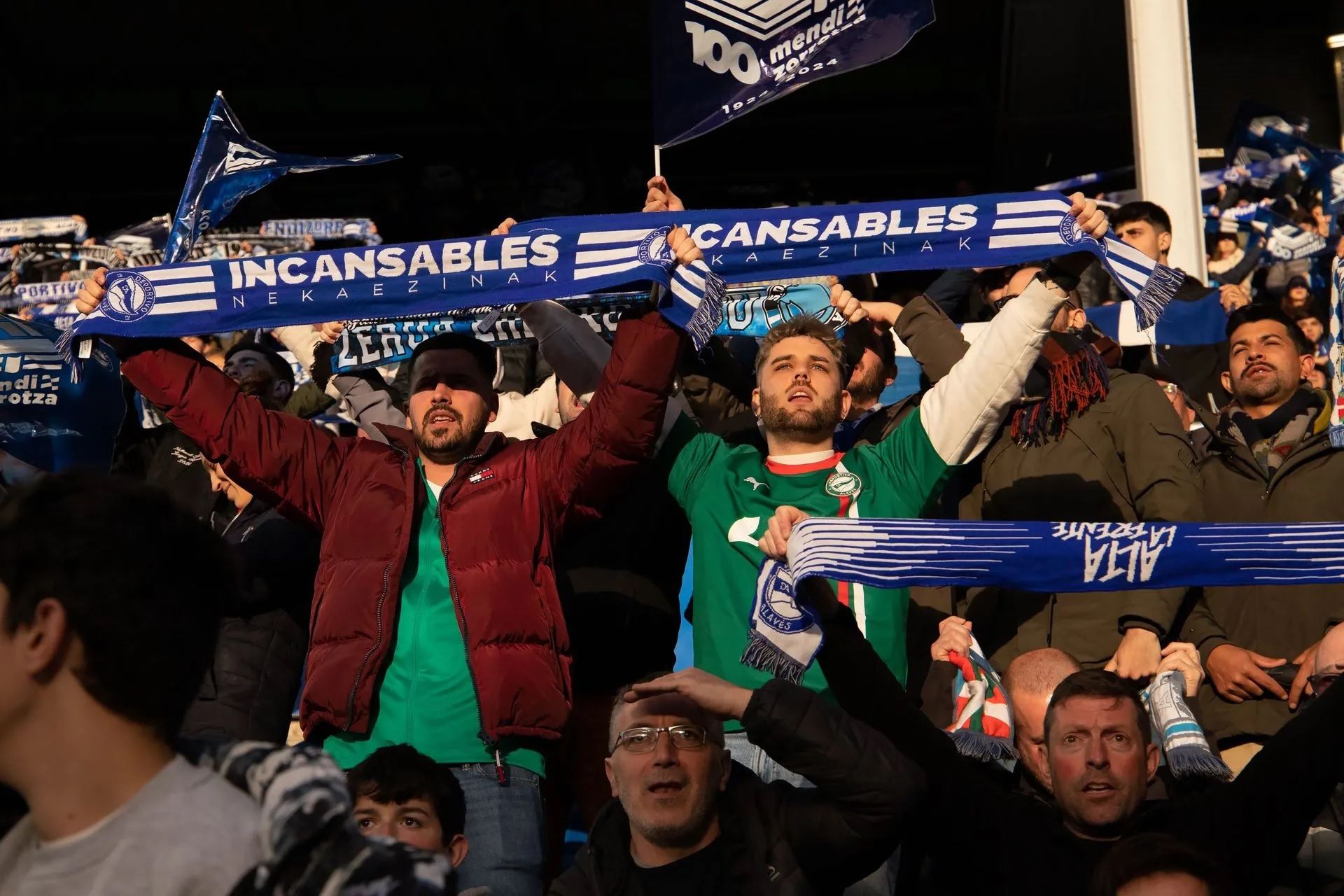 Deportivo Alavés grada aficion socios abonos 2024