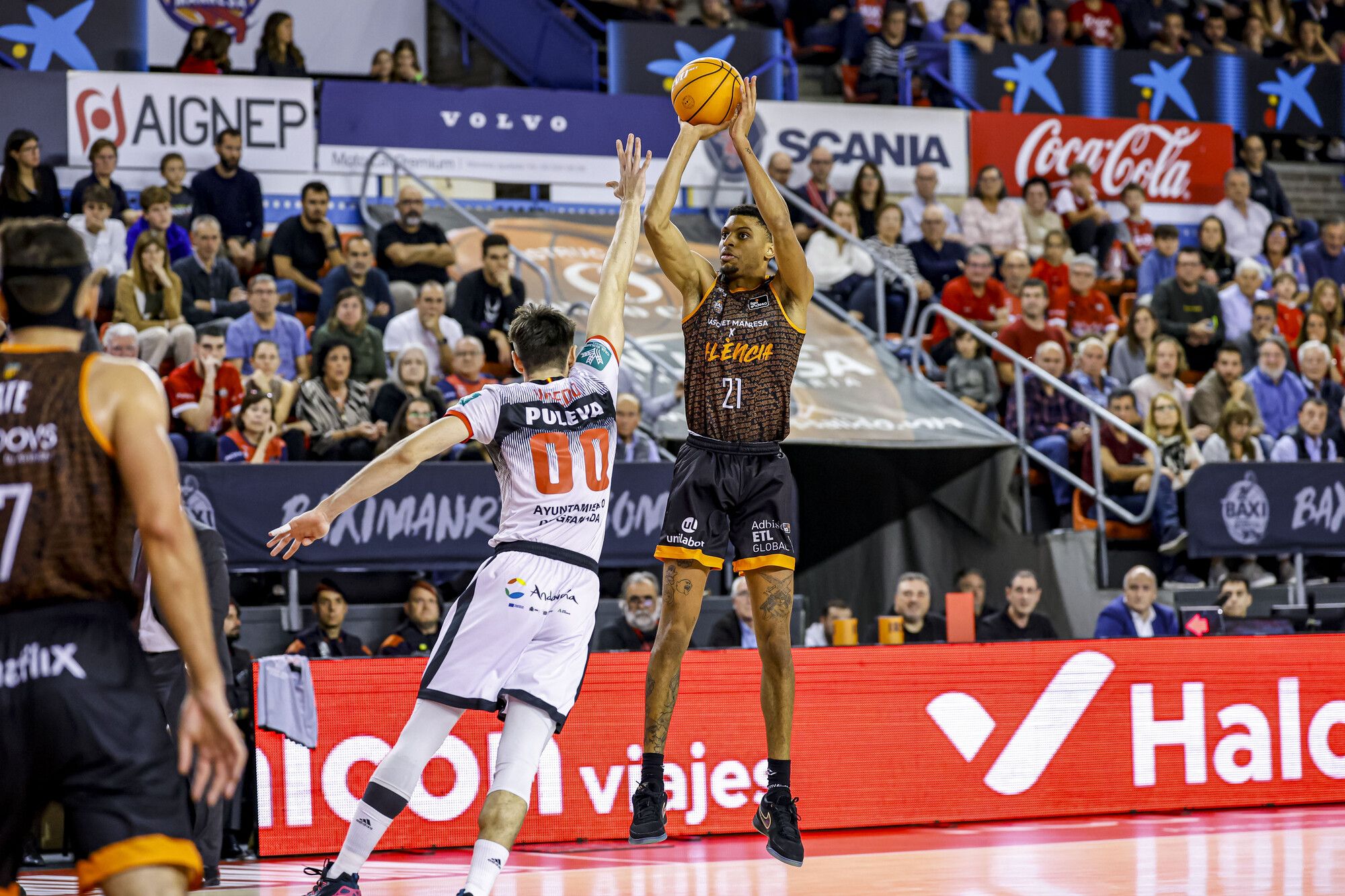 Baxi Manresa 2024 2025 ACB Photo   Joaquin Alberch