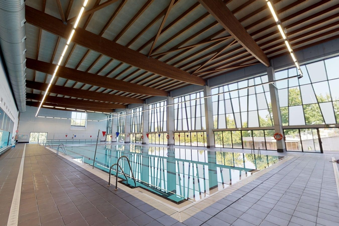 POLIDEPORTIVO INTXAURRONDO San Sebastian piscina Guipúzcoa Neo