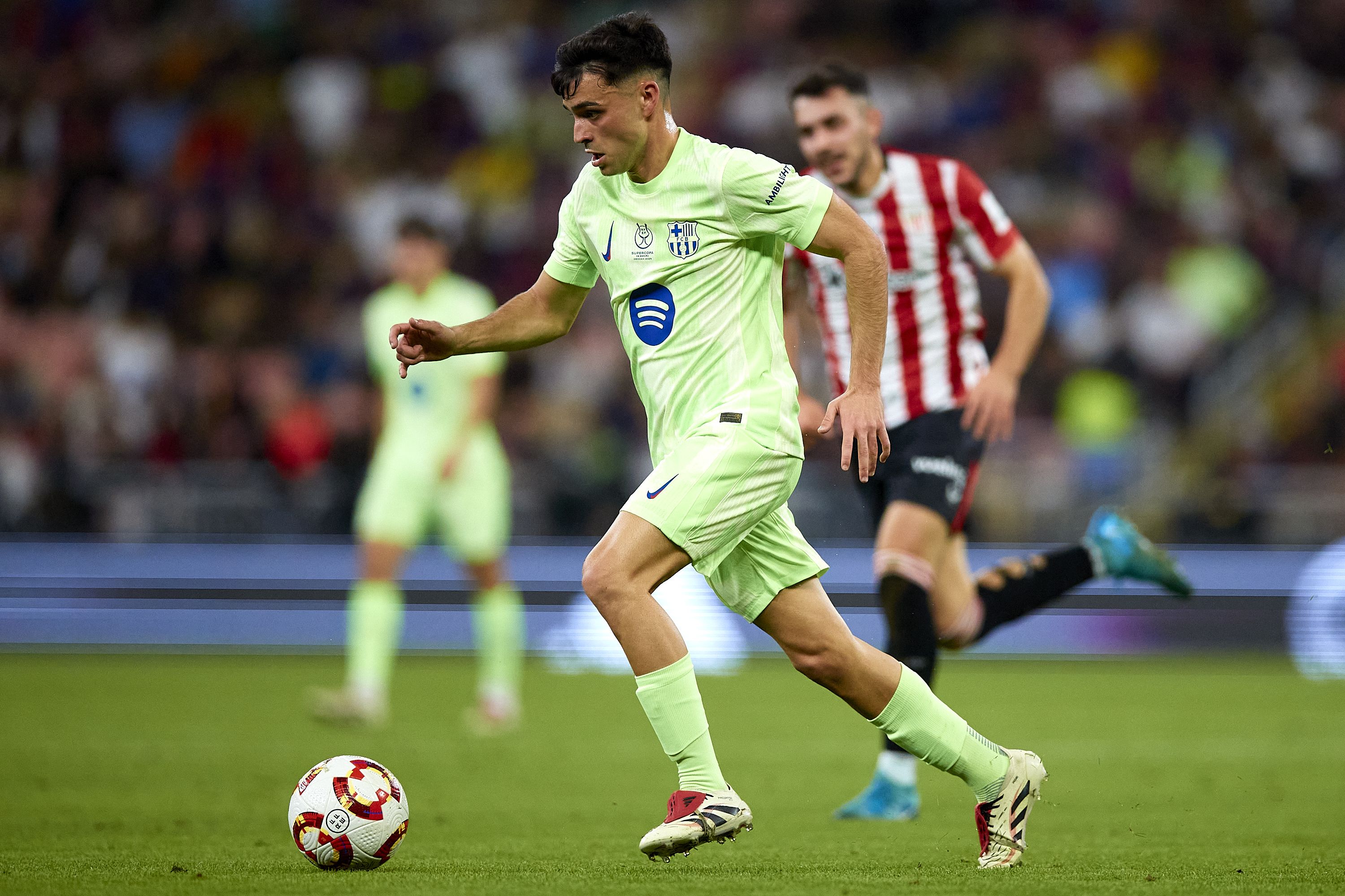 Pedri Barça Supercopa España 2025 futbolistas hacienda