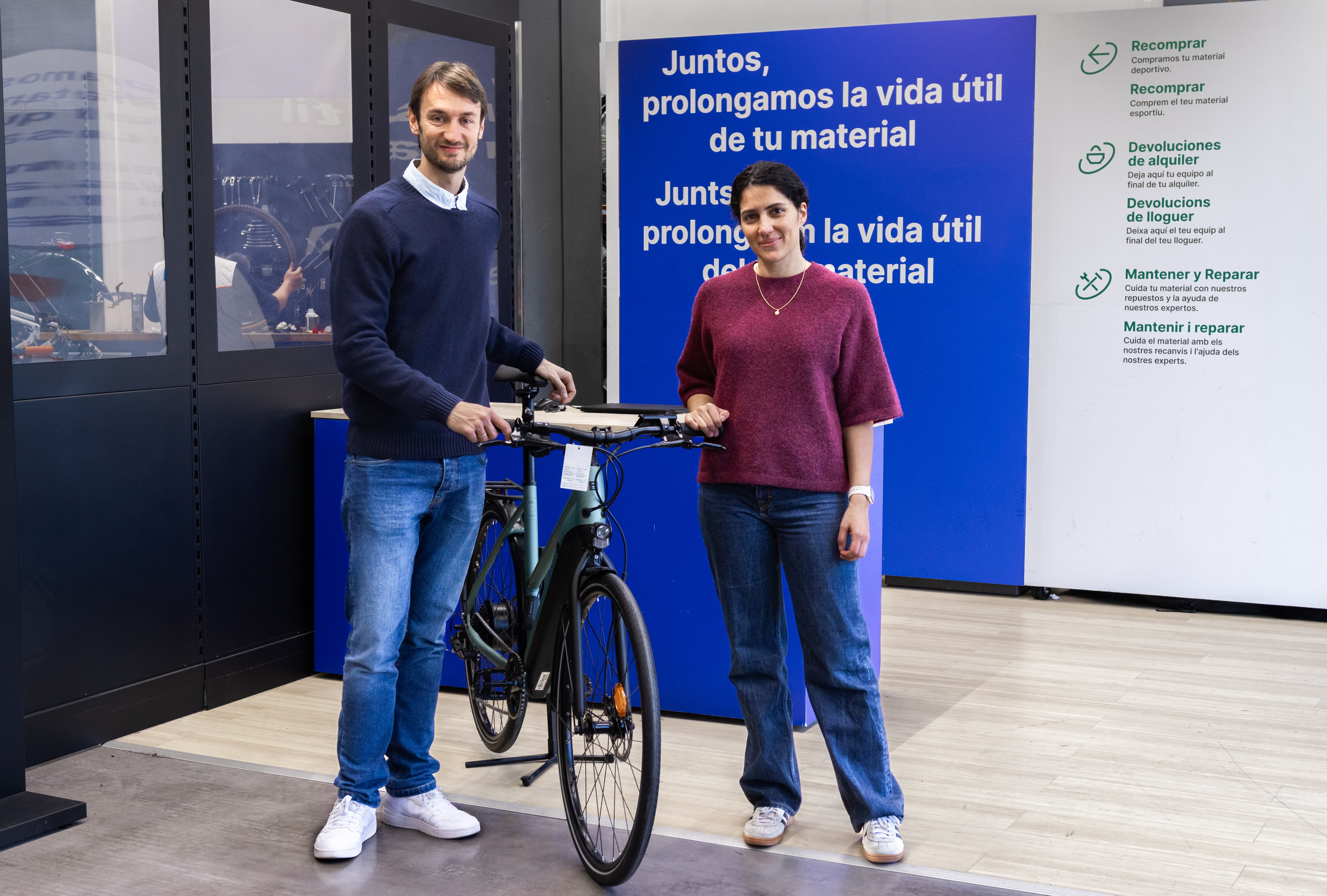 Foto acuerdo Decathlon y Wallapop 