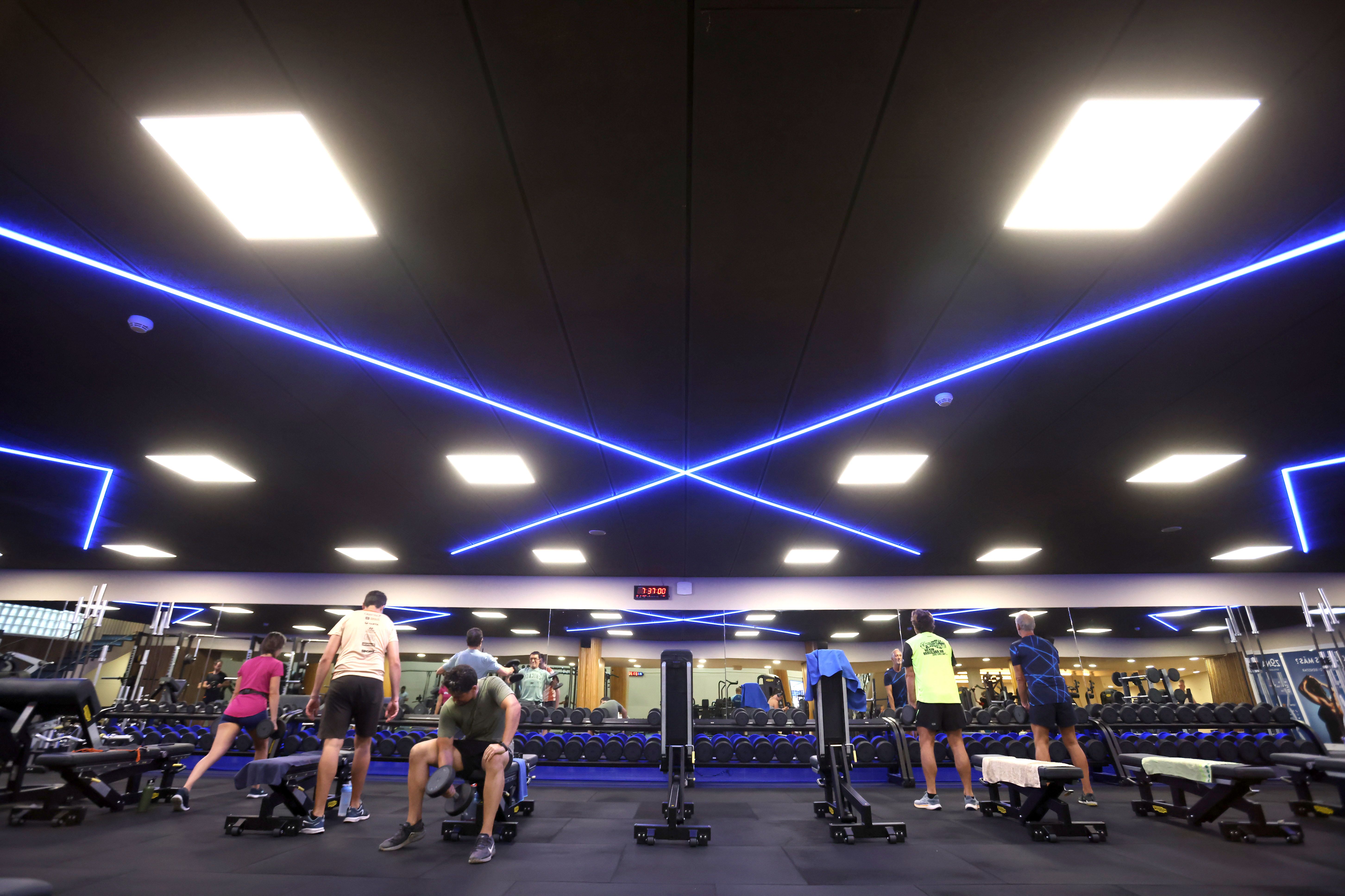 Zona de peso libre del gimnasio del CN Atlètic-Barceloneta
