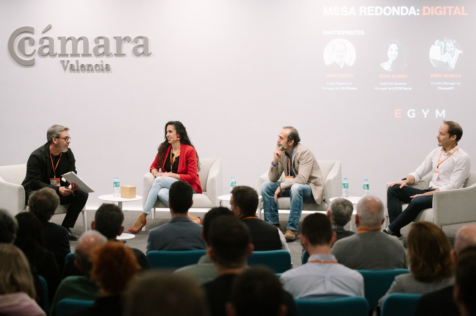 Más de un centenar de profesionales acudieron a la primera edición del evento