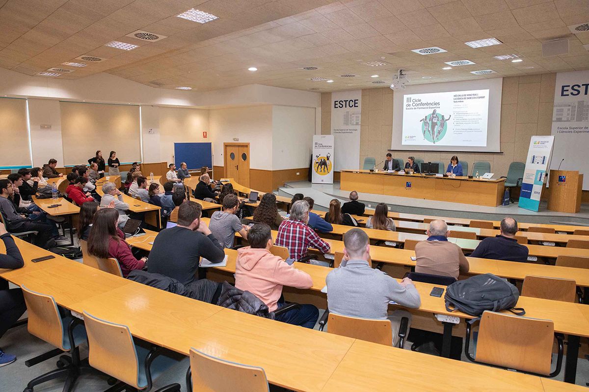 La primera sesión del III Ciclo de Conferencias abordó el impacto de la ciencia de datos en el rendimiento del deporte de élite