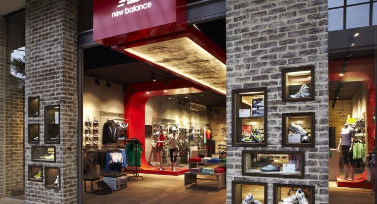 New Balance recupera suma otras dos tiendas propias en y Barcelona