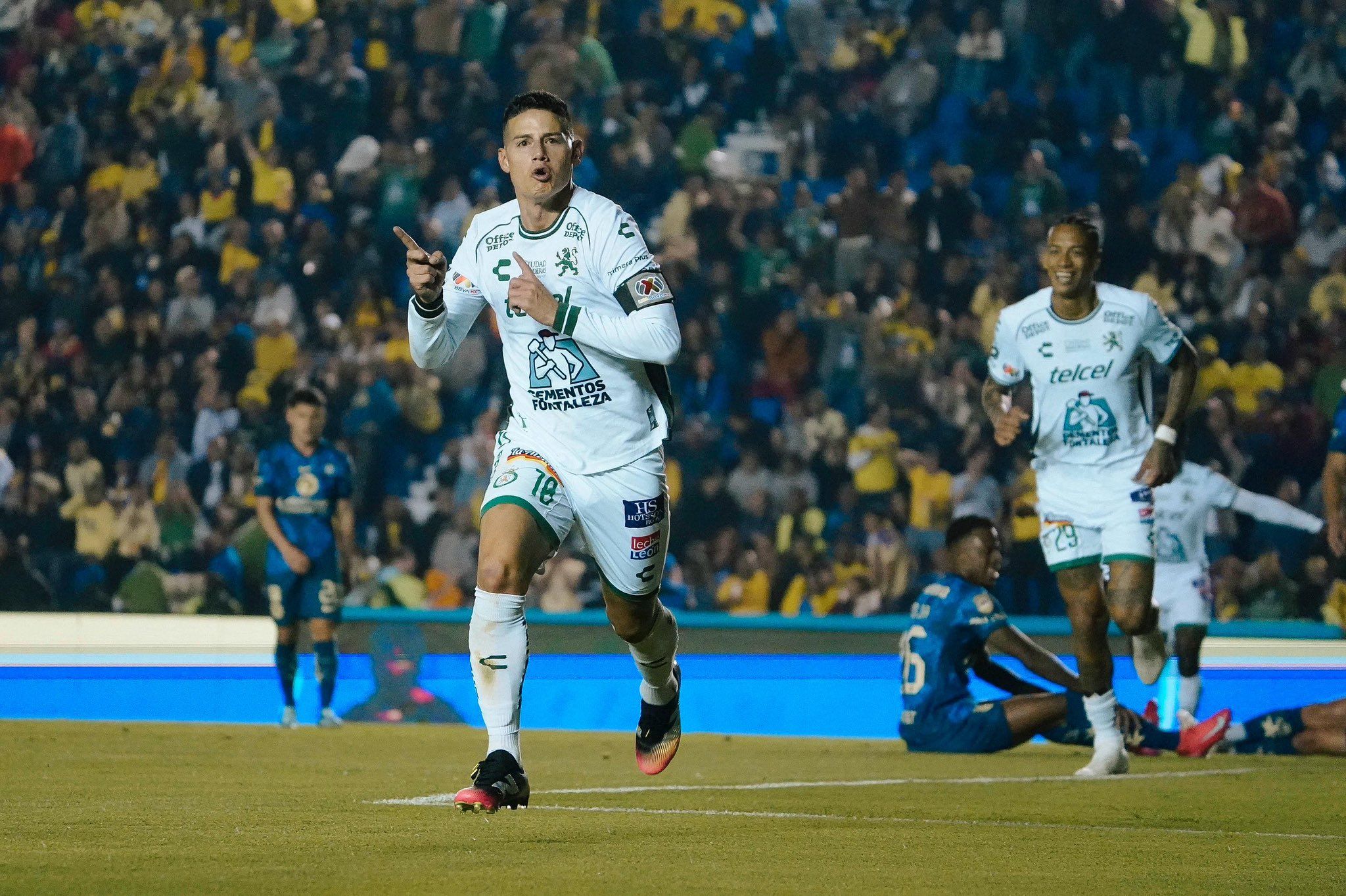 Club León 2025 James Rodríguez