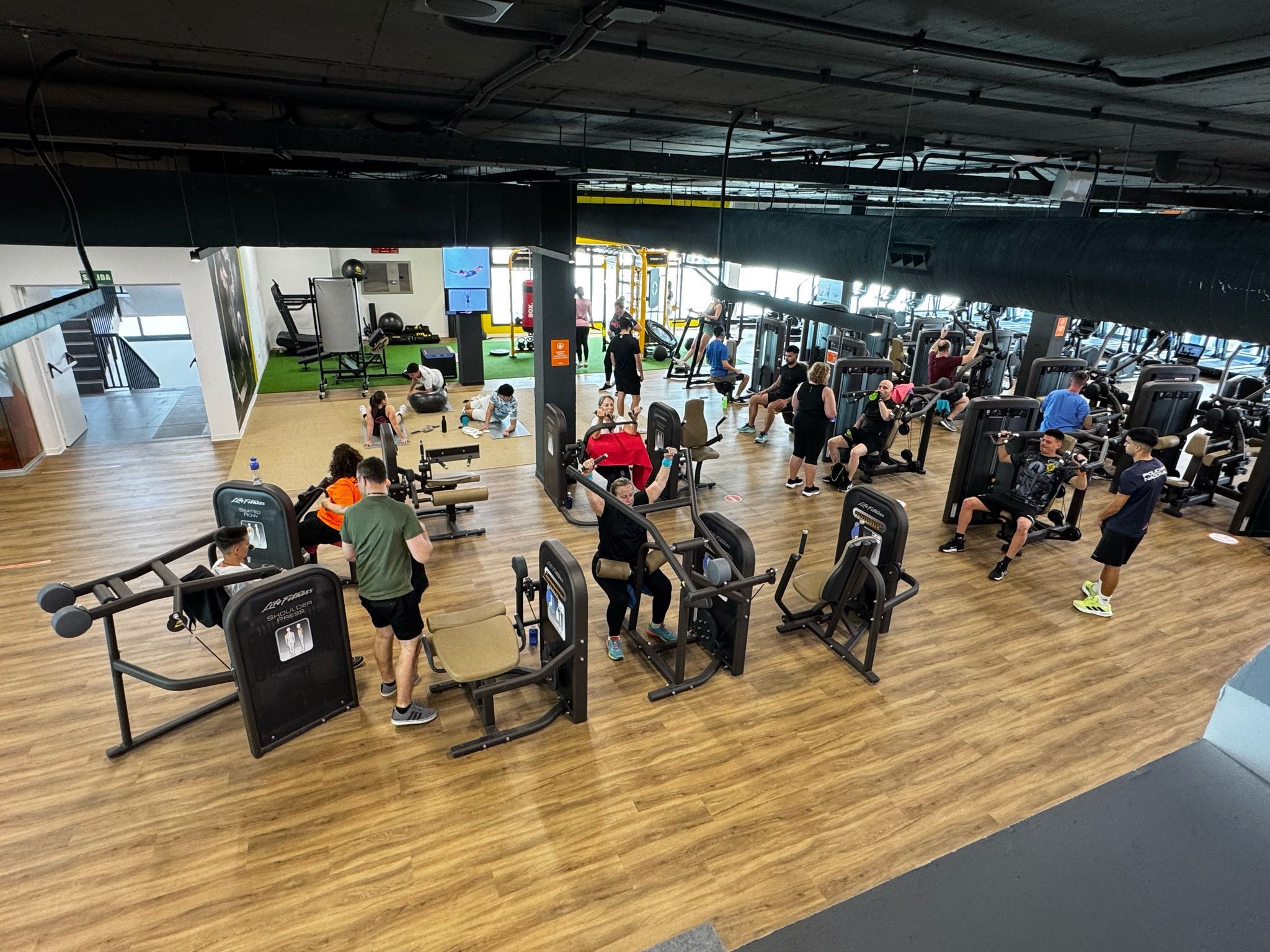 Sala fitness gimnasio Enjoy Wellness San Fernando