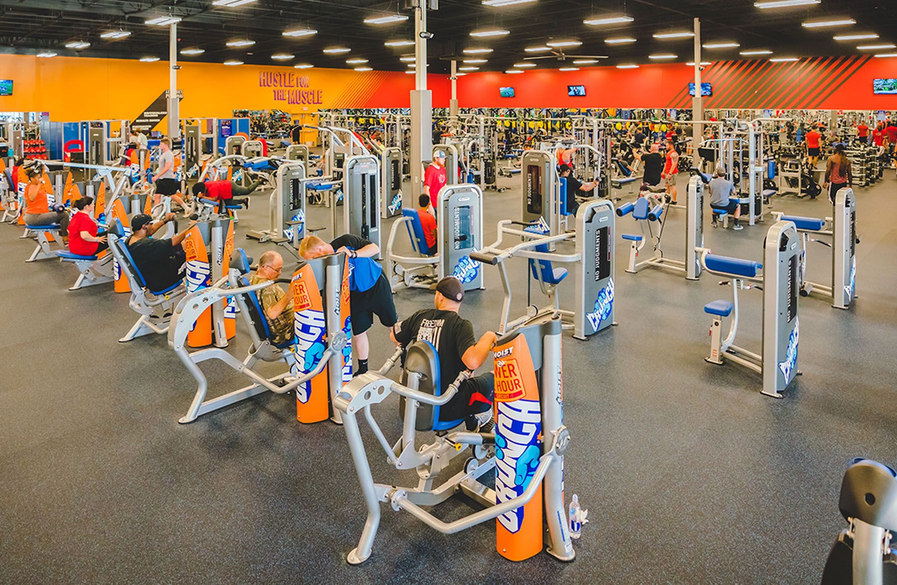 Crunch Fitness gimnasio
